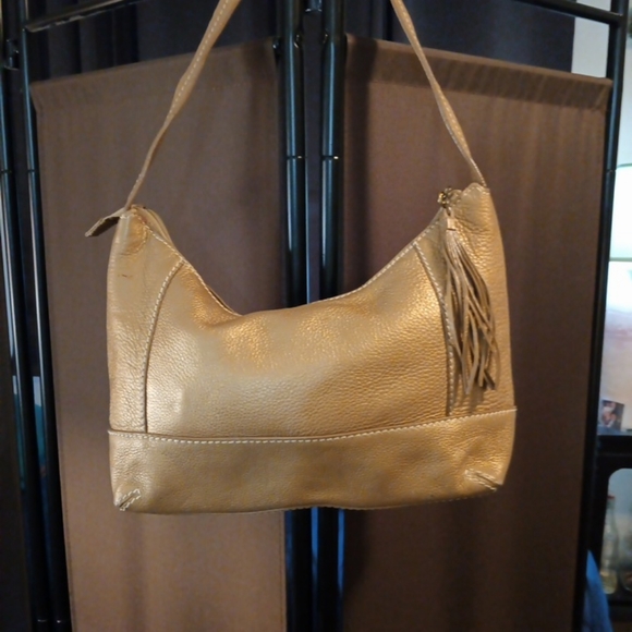 The SAK Pink Label Gold Pebble Leather Fringe Shoulder Bag. - Picture 2 of 16